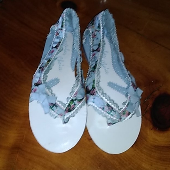 Irregular Choice size 10/41 thong sandles NEW - Picture 1 of 5